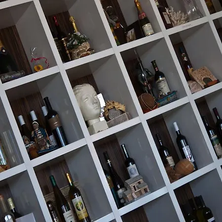 Jona Split Подстрана