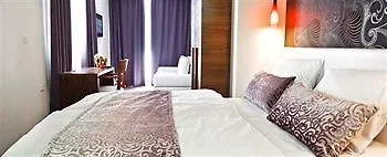 فندق Jona Split بودْسْتغانا