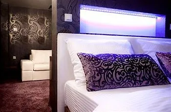 Jona Split 4* Ποντστράνα