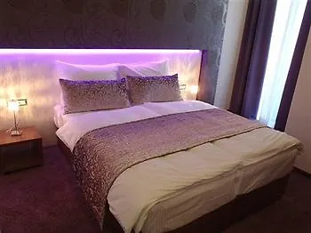 Jona Split 4* Podstrana